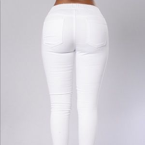 Fashion Nova White Cadet Pants Size 2